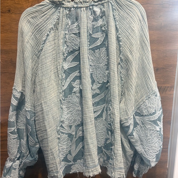 Oli & Hali Sabine Embroiderd Lace Button Front Blouse - Picture 12 of 13